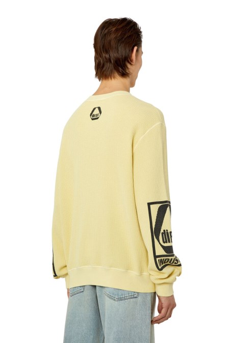 Diesel-s-ginaffel In Gelb