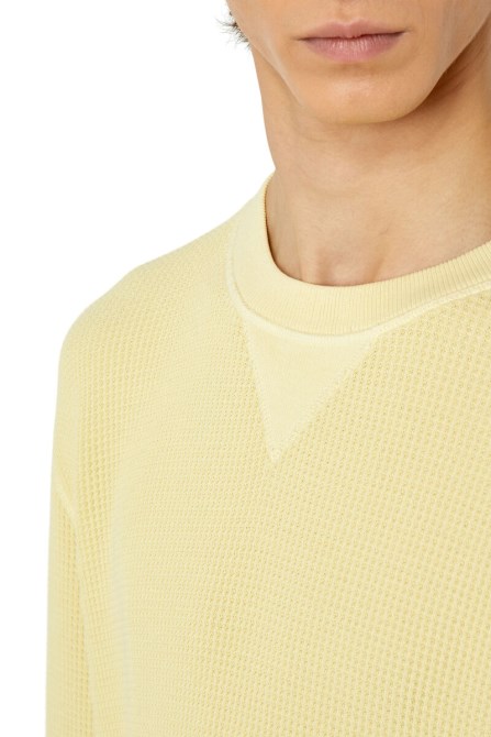 Diesel-s-ginaffel In Gelb