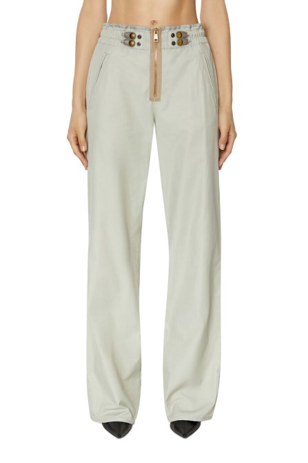 Hellgrauer P-smilace-diesel