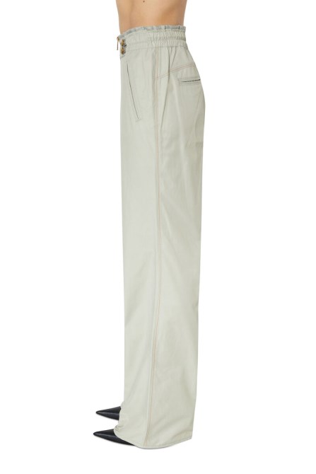 Hellgrauer P-smilace-diesel