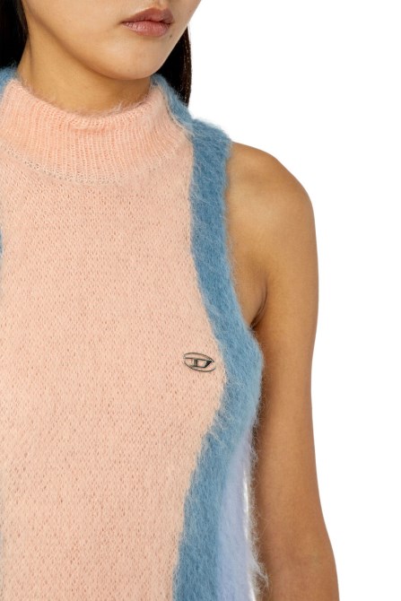 Blau/rosa Diesel M-irella