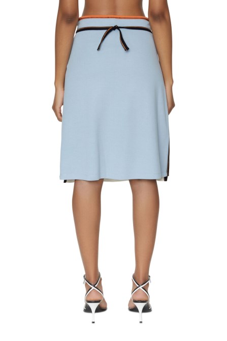 Weißer Diesel-o-crossier