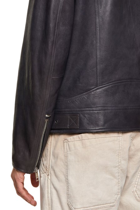 Schwarzer Diesel L-cody-neu