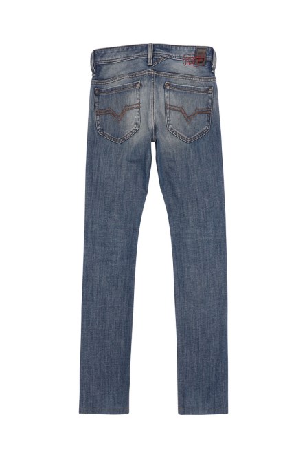 Dunkelblauer Diesel Thanaz