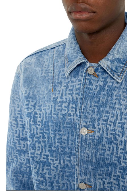 Hellblauer Diesel D-rolk