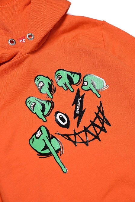 Shoodand über Dieselorange