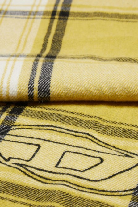 Weiß/gelber S-ferdie Diesel