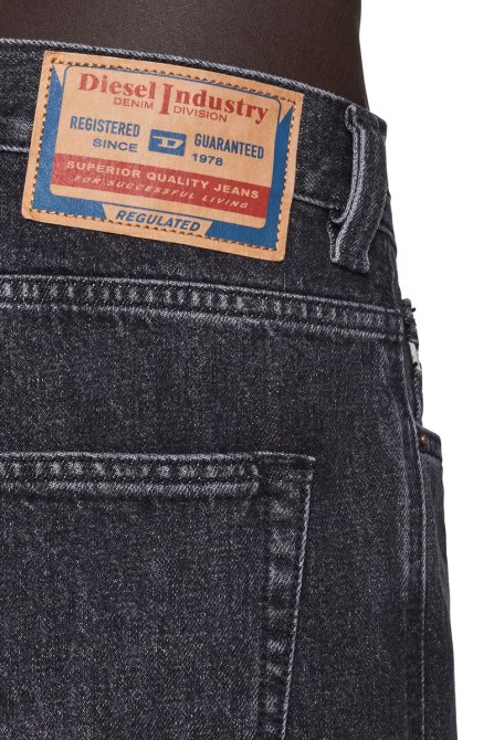 Schwarz/dunkelgrau 2010 007c5 Straight Jeans Diesel