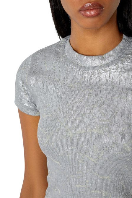 Hellgrauer Diesel T-skinzy-e1