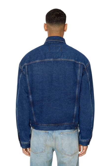 Dunkelblauer D-lillo-q Diesel