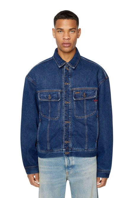 Dunkelblauer Diesel D-lillo-q