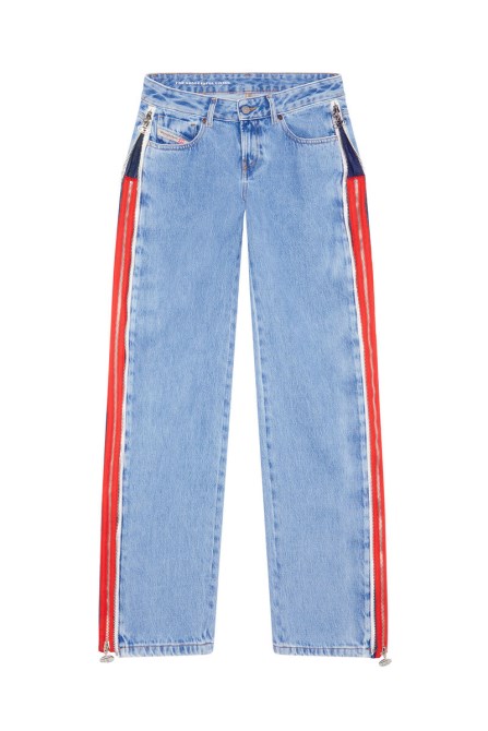 2002 09d17 Straight Jeans Diesel Hellblau