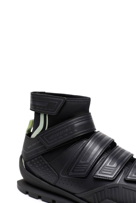 Dieselschwarze Penthio-socke