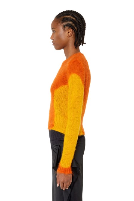 Orange/gelber M-ilady Diesel