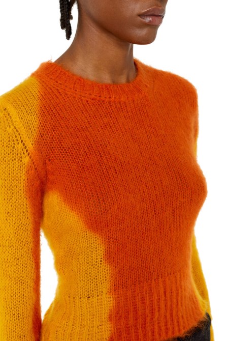 Orange/gelber M-ilady Diesel