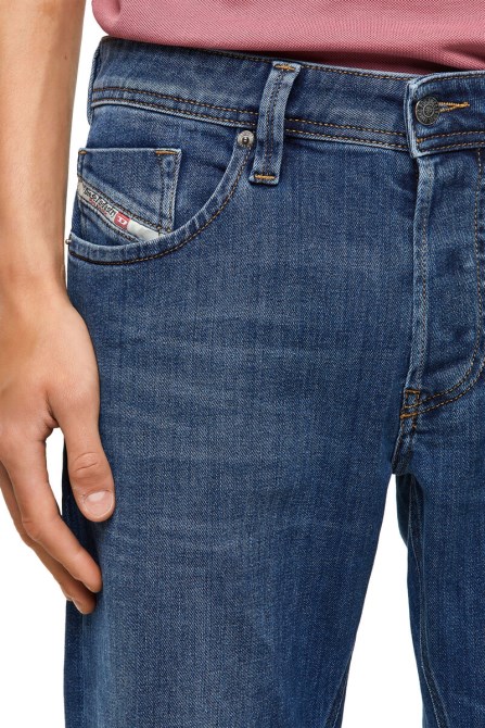 Diesel Larkee 09a80 Gerade Jeans Mittelblau