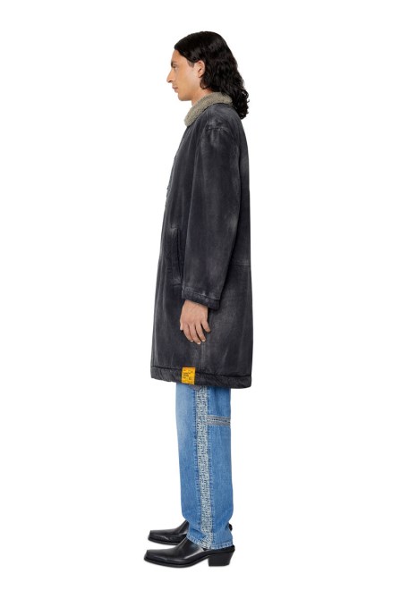 Schwarzer Diesel Mit Hallpelz