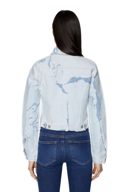 Hellblauer Diesel De-slimmy-fs