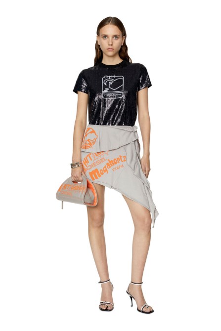 Schwarze Diesel-t-requins