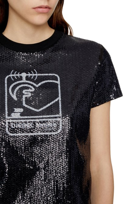 Schwarze Diesel-t-requins