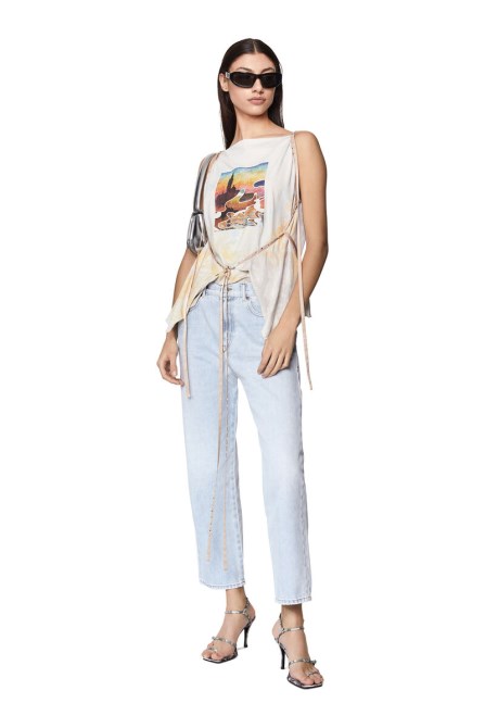 Weißer Diesel T-holly-d1