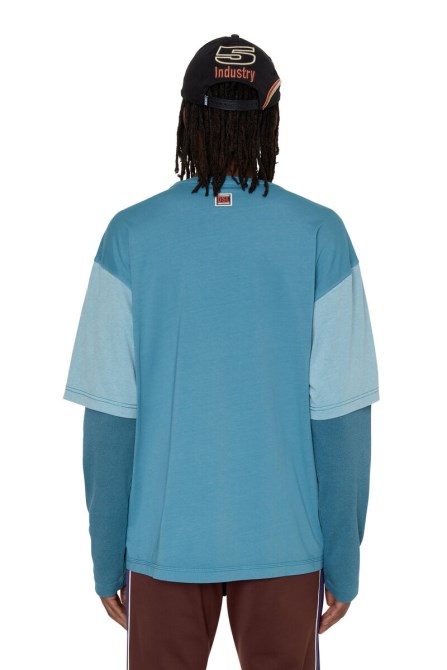 Hellblauer Diesel T-shula