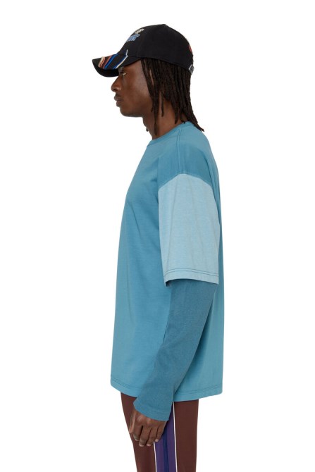 Hellblauer Diesel T-shula