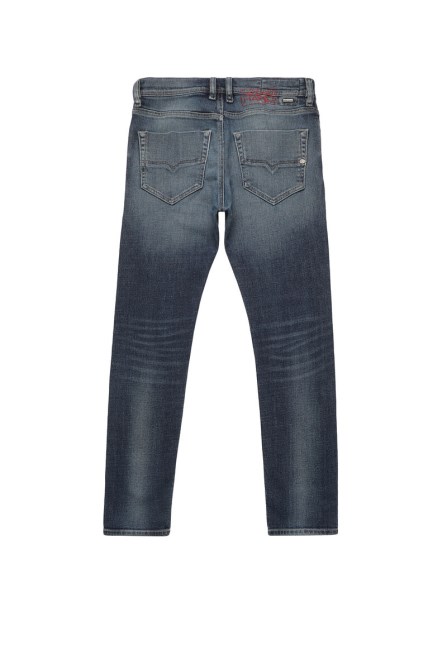 Dunkelblauer Dieseltepphar