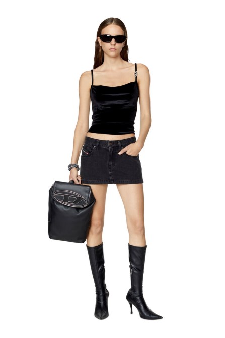 Schwarzer T-amos Diesel