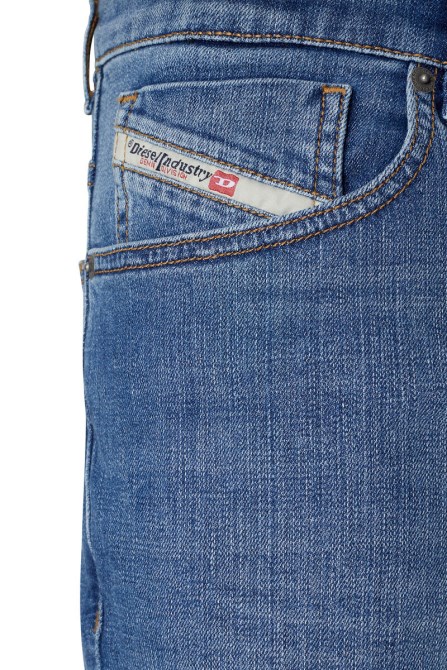 Diesel 2005 D-fining 09d47 Schmal Zulaufende Jeans Mittelblau
