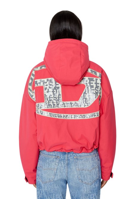 Roter W-hanna-mon Diesel