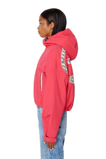 Roter W-hanna-mon Diesel