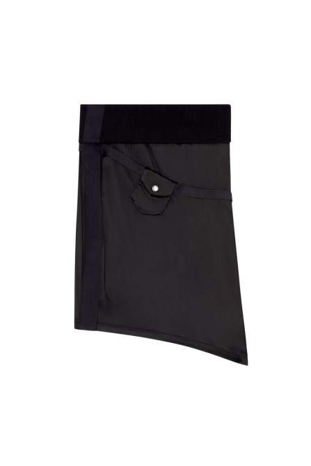 Schwarzer Diesel O-pauline