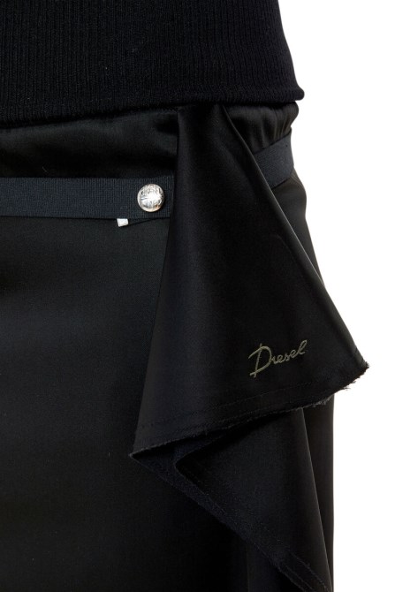 Schwarzer Diesel O-pauline