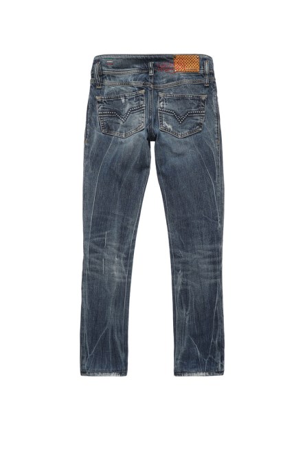 Dunkelblaue Dieselmatik