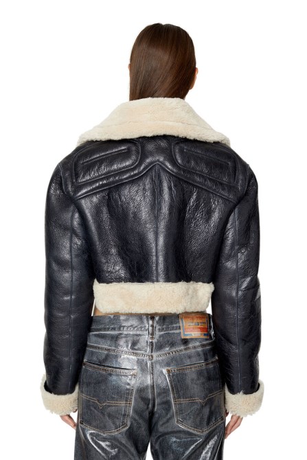 Schwarz L-kis Diesel