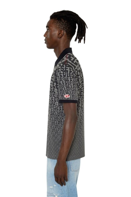 Schwarzer Diesel T-smith-mon