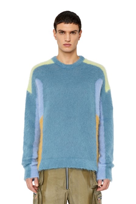 Hellblauer K-arney Diesel