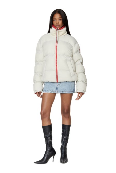 Roter W-jupiter Diesel