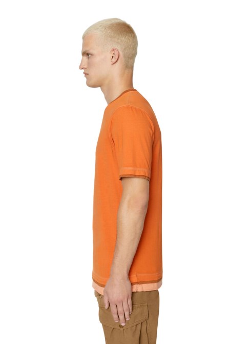 Orangefarbener T-Juster-Diesel