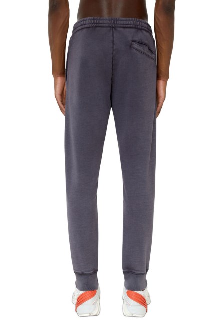 P-tary-dov-pe Dieselblau