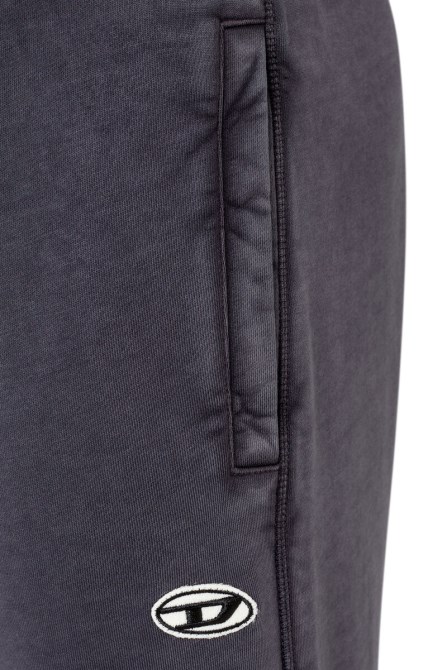 P-tary-dov-pe Dieselblau