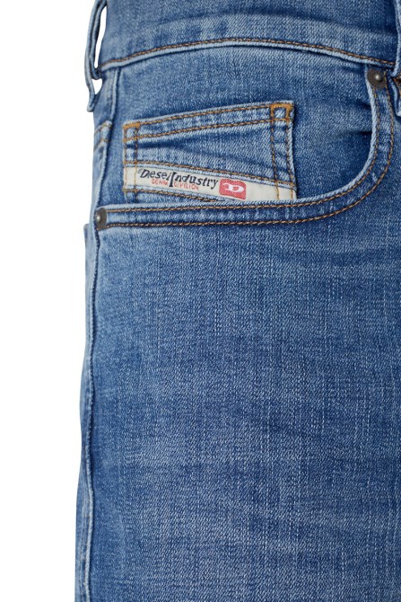 Mittelblaue Diesel 2020 D-viker 09d47 Gerade Jeans