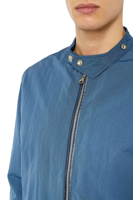 Blau J-sofori-neuer Diesel