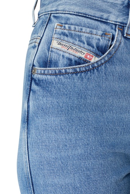Diesel 1994 09c16 Gerade Jeans Mittelblau