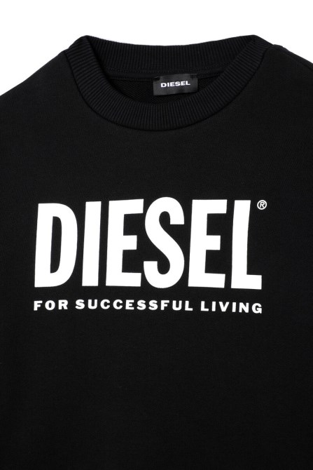 Diesel-schraubteilung-logox über Schwarz
