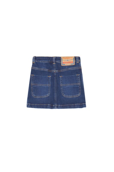 Dunkelblauer Gelbus Diesel