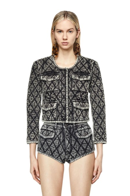 Dunkelblauer Diesel De-velop-fs