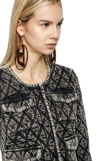 Dunkelblauer Diesel De-velop-fs