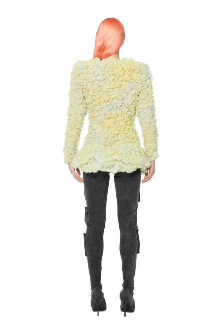 Gelber Diesel D-liza